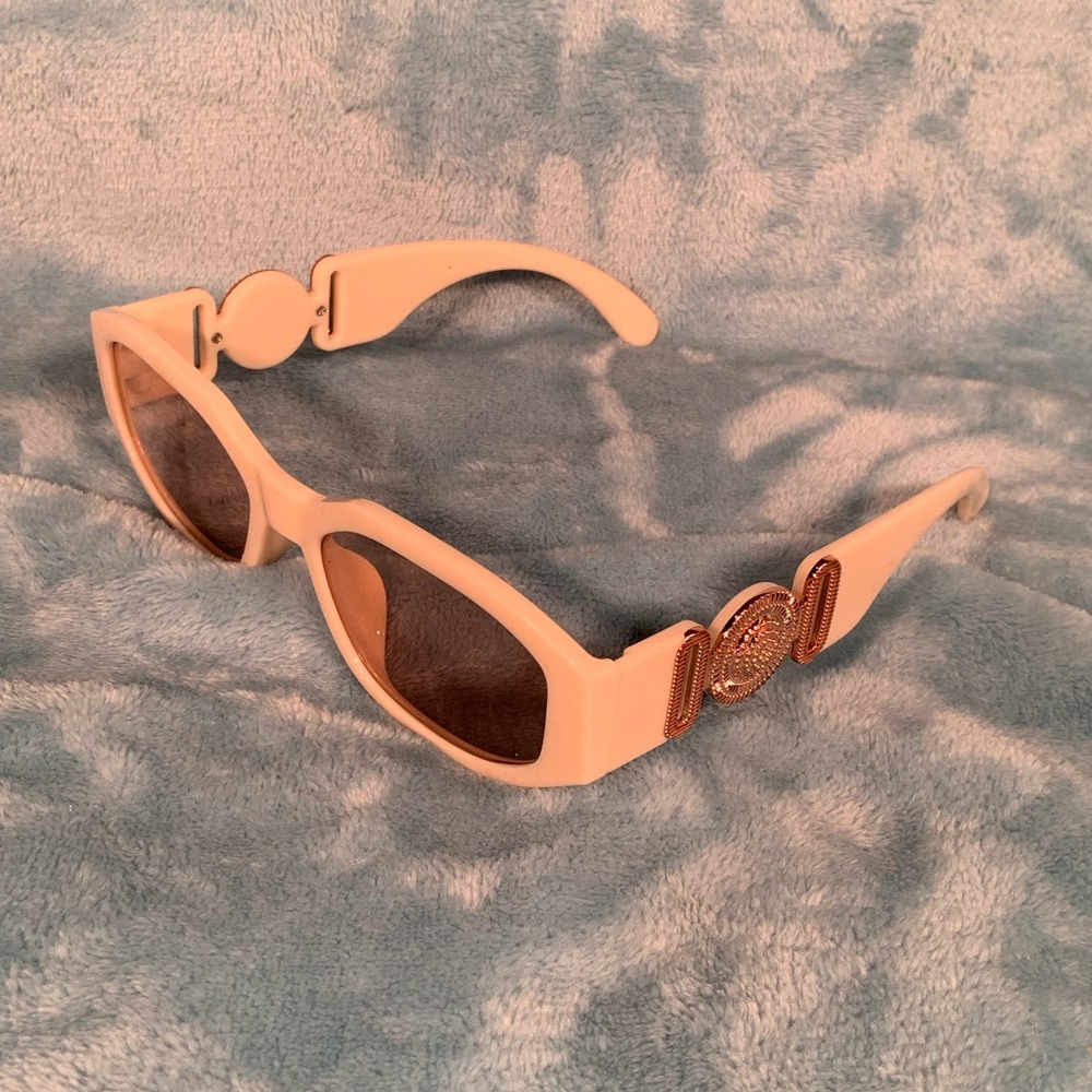 Stylish Sunglasses Set of 5 in Multiple Colors OS Brand NEW!! - Picture 9 of 9